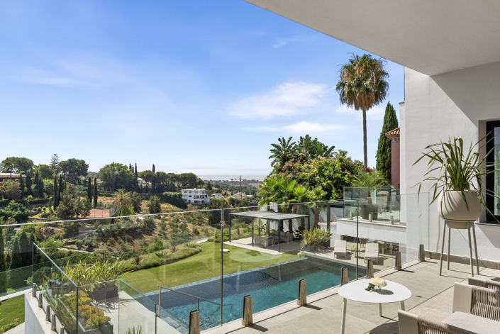 Image No.15-6 Bed Villa for sale