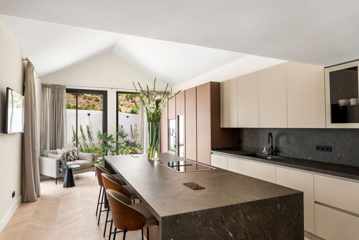 Image No.5-6 Bed Villa for sale