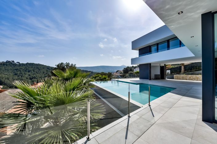 Image No.1-3 Bed Villa for sale