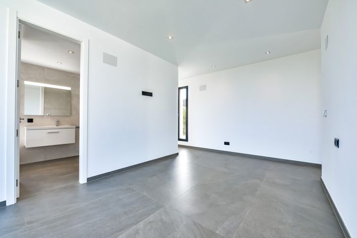 Image No.32-3 Bed Villa for sale