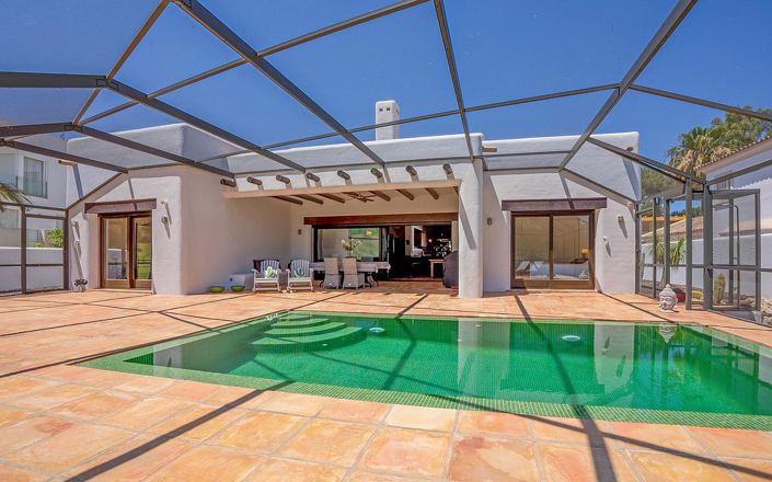 Image No.1-3 Bed Villa for sale