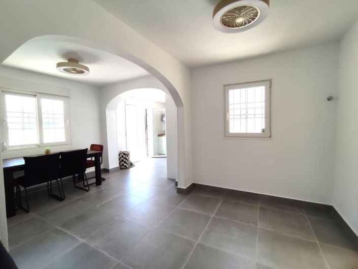 Image No.3-2 Bed Quad for sale