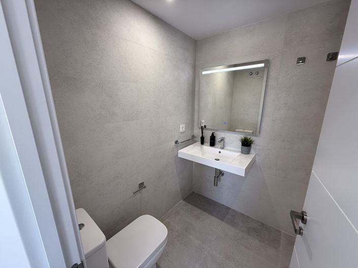 Image No.17-3 Bed Villa for sale