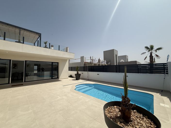 Image No.3-3 Bed Villa for sale