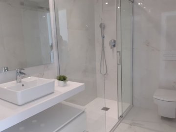 7905764961