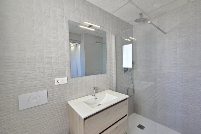 Image No.16-2 Bed Property for sale