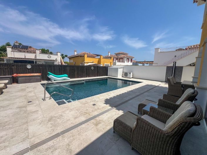 Image No.10-3 Bed Villa for sale