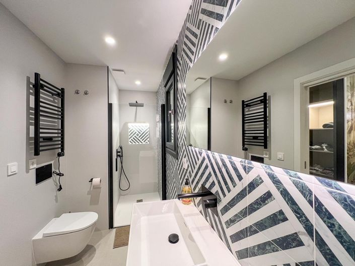 Image No.11-5 Bed Villa for sale