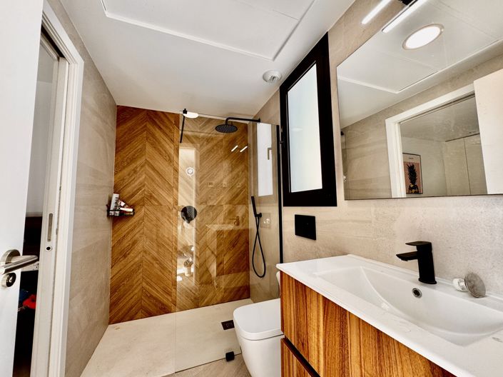 Image No.7-4 Bed Villa for sale