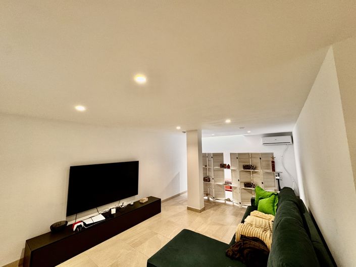 Image No.8-4 Bed Villa for sale