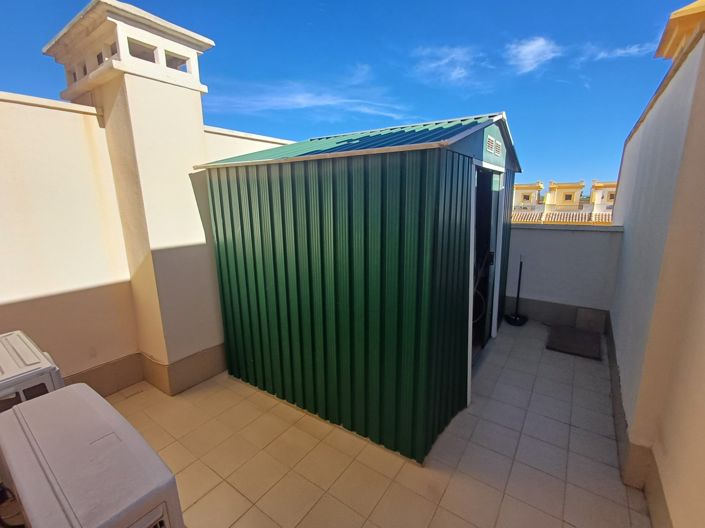 Image No.9-2 Bed Townhouse for sale