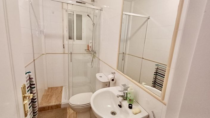 Image No.6-2 Bed Townhouse for sale