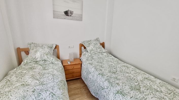 Image No.9-2 Bed Townhouse for sale