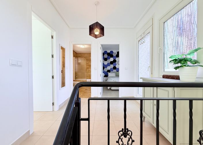 Image No.18-2 Bed Townhouse for sale