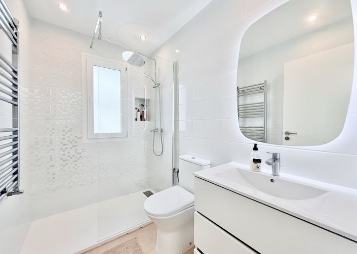 Image No.19-3 Bed Villa for sale