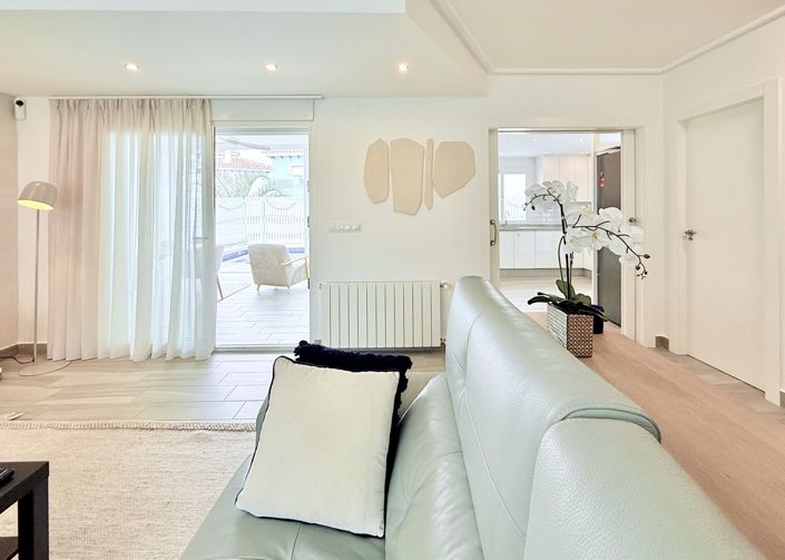 Image No.4-3 Bed Villa for sale