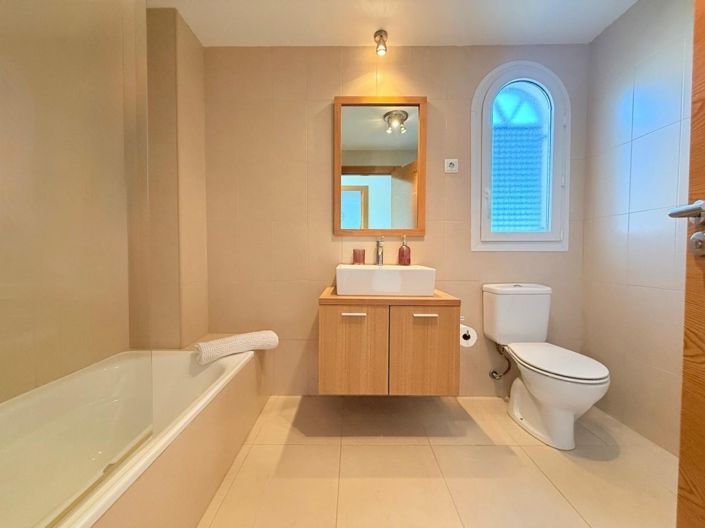 Image No.14-2 Bed Apartment for sale