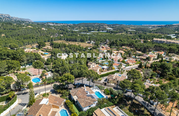 Image No.2-4 Bed Villa for sale