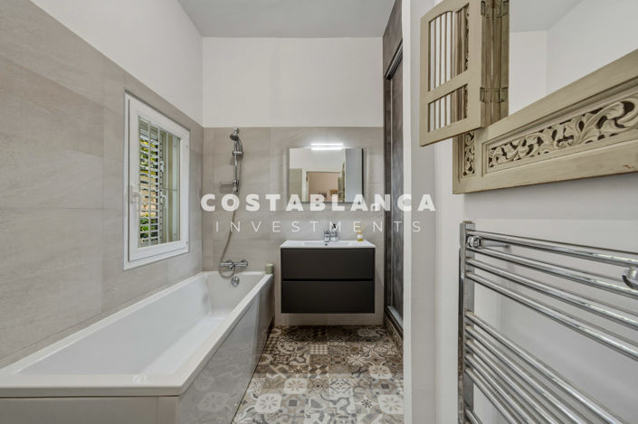 Image No.32-4 Bed Villa for sale