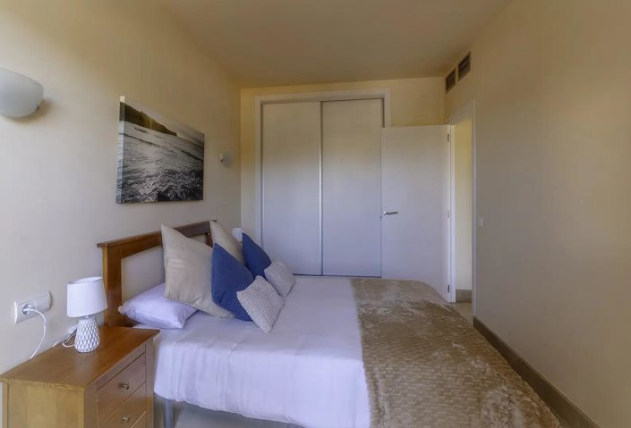 Image No.10-1 Bed Apartment for sale