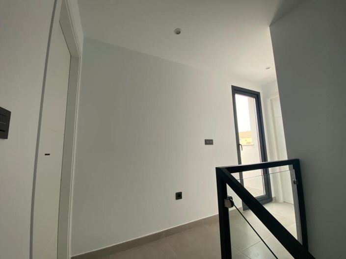 Image No.12-3 Bed Villa for sale