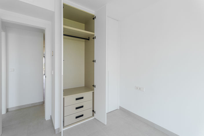 Image No.21-2 Bed Apartment for sale
