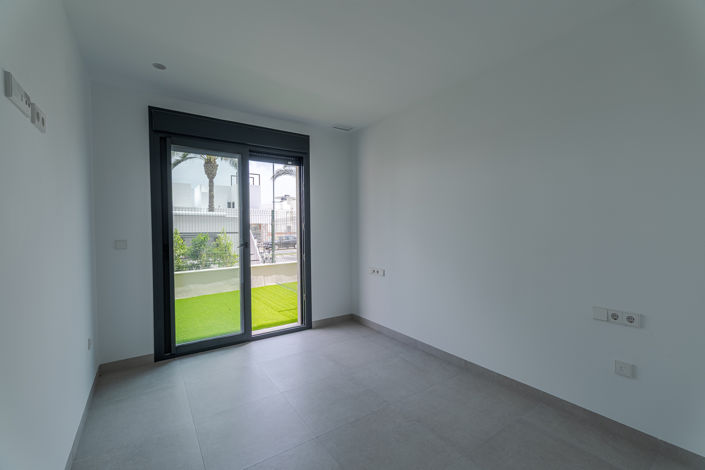 Image No.23-2 Bed Apartment for sale