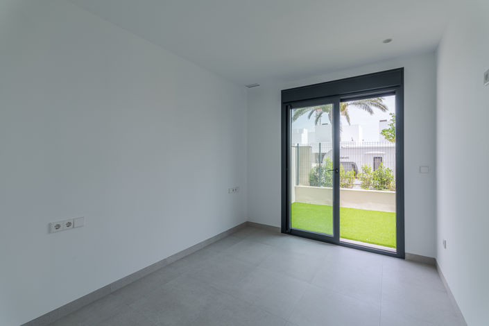 Image No.24-2 Bed Apartment for sale