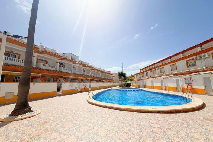 Image No.18-3 Bed Townhouse for sale