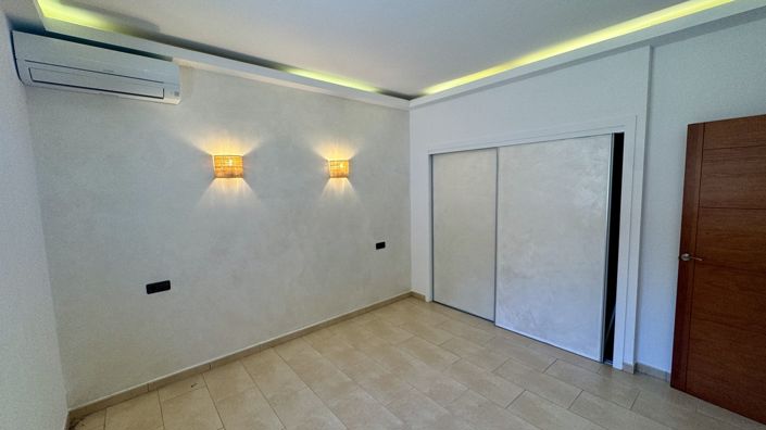 Image No.13-3 Bed Villa for sale
