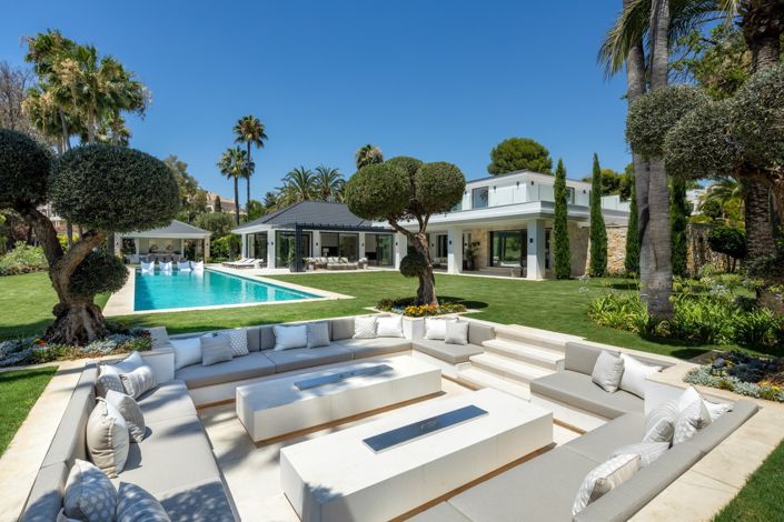 Image No.3-7 Bed Villa for sale