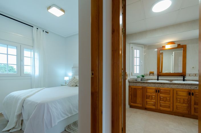 Image No.17-2 Bed Villa for sale