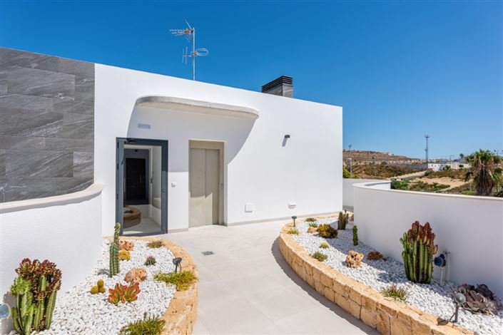 Image No.1-2 Bed Property for sale