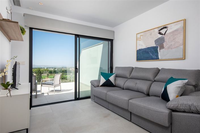 Image No.10-2 Bed Property for sale