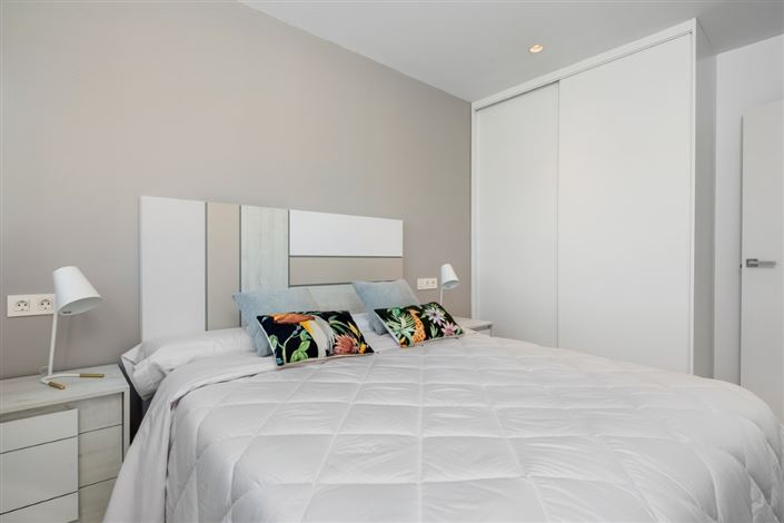 Image No.13-2 Bed Property for sale