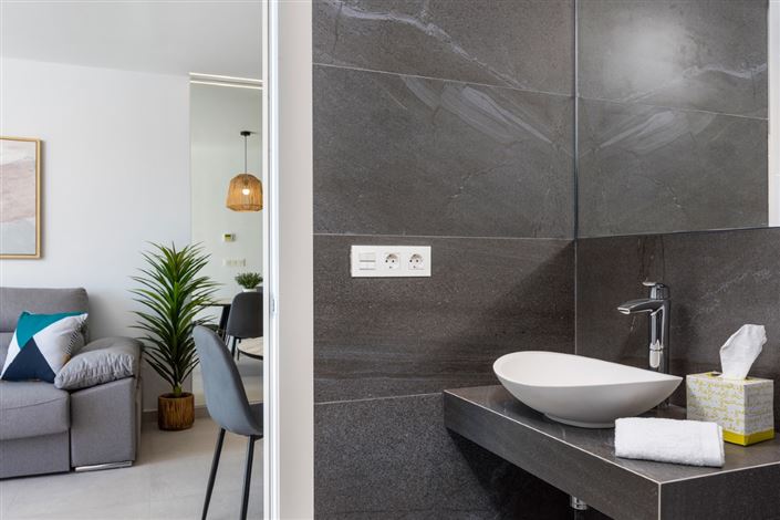 Image No.16-2 Bed Property for sale