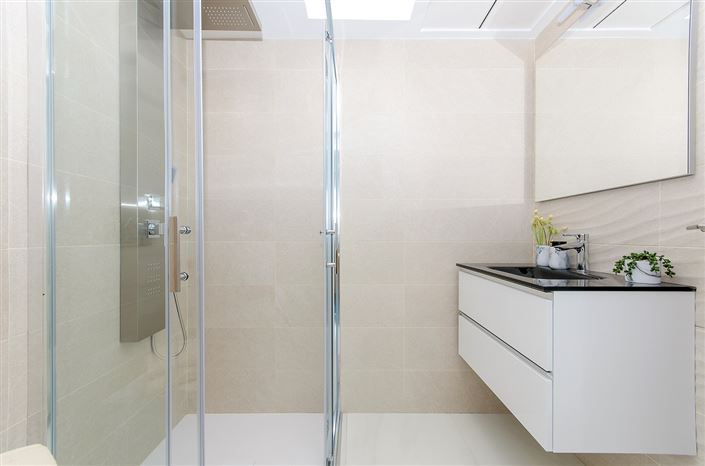 Image No.13-3 Bed Property for sale