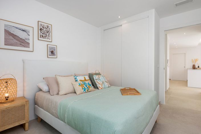 Image No.8-3 Bed Property for sale