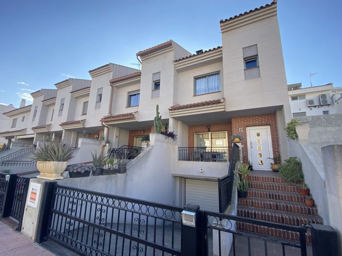 Image No.2-3 Bed Property for sale