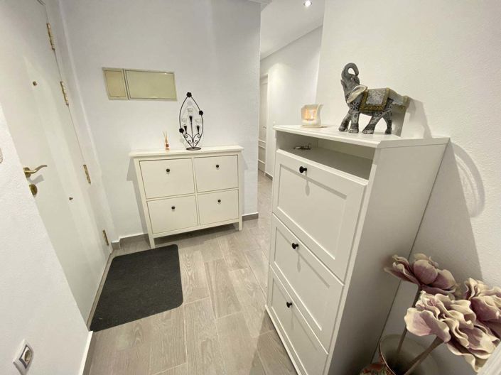 Image No.10-2 Bed Property for sale