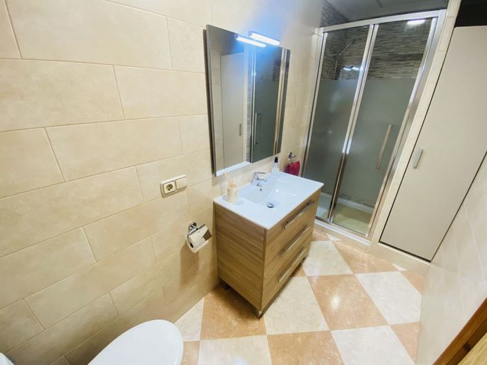 Image No.12-3 Bed Property for sale