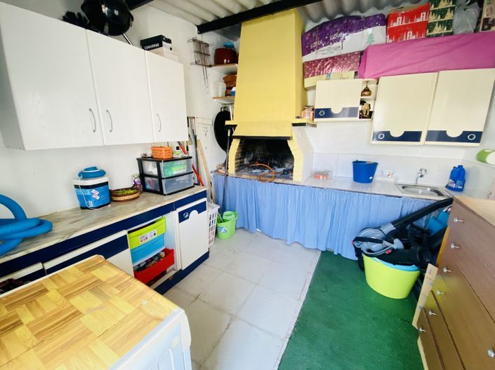 Image No.17-3 Bed Property for sale