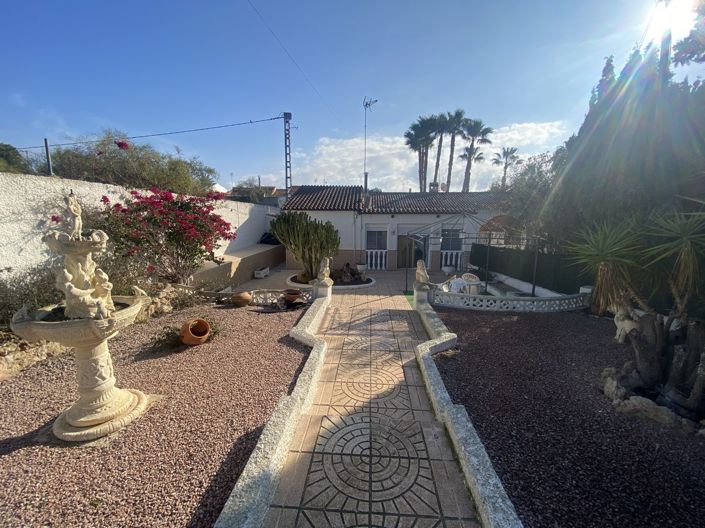 Image No.6-3 Bed Property for sale