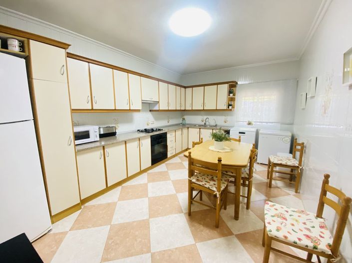 Image No.9-3 Bed Property for sale