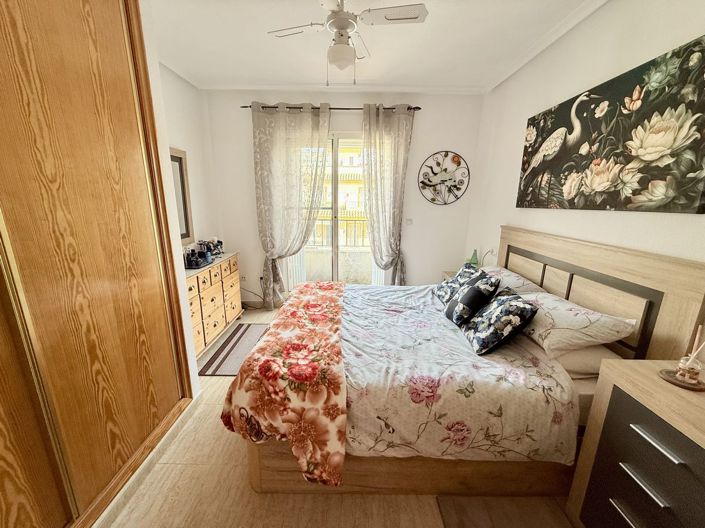 Image No.11-2 Bed Property for sale