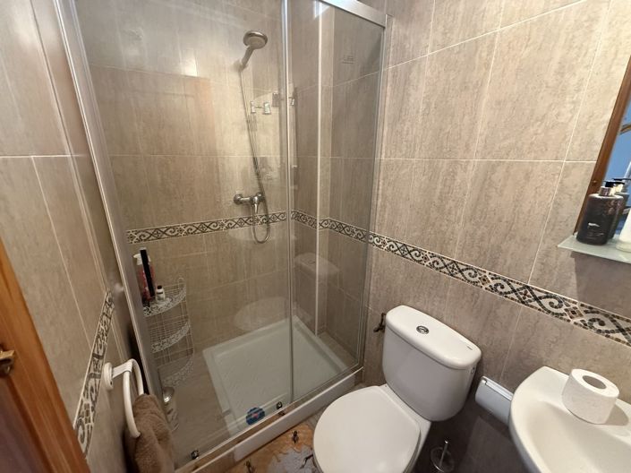 Image No.10-2 Bed Property for sale