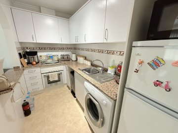 42142ndfloorimmaculateapartment140425091253tn
