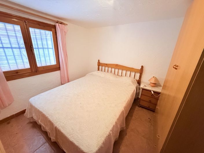 Image No.12-3 Bed Property for sale