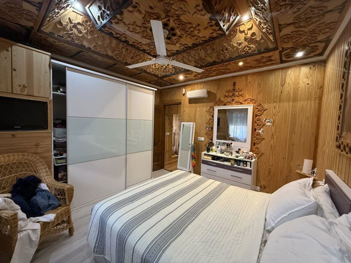 Image No.10-4 Bed Property for sale