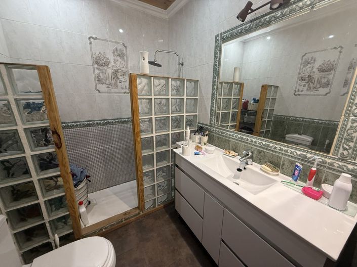 Image No.11-4 Bed Property for sale